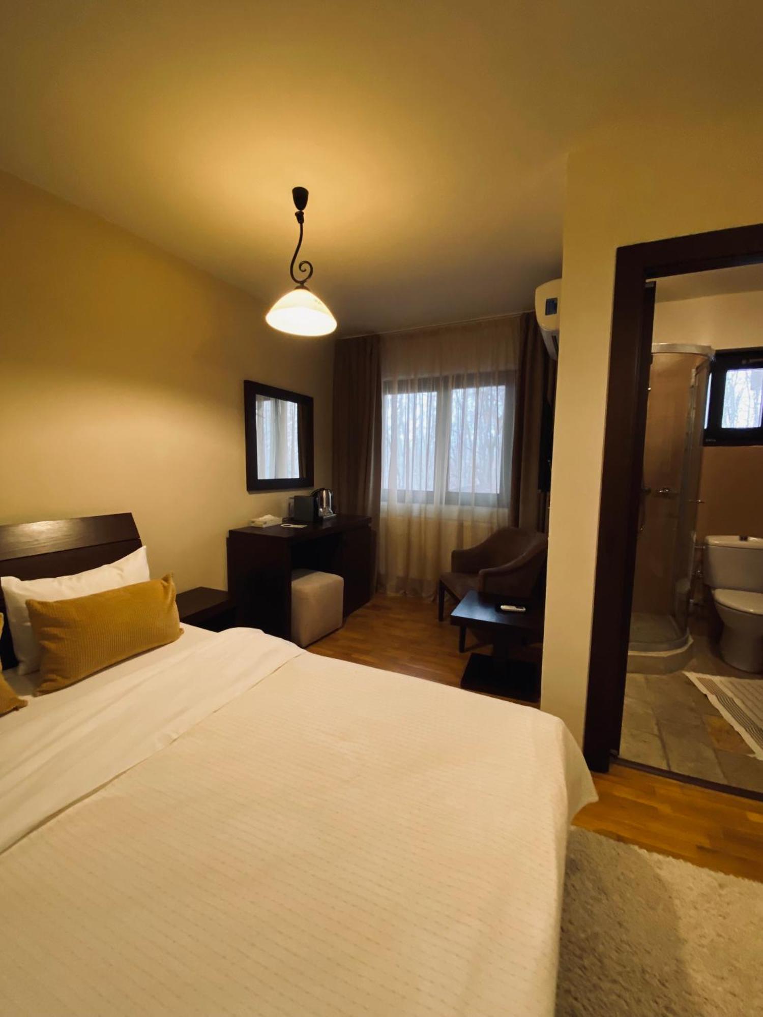 Cetatuia Hotel Magura  Ngoại thất bức ảnh
