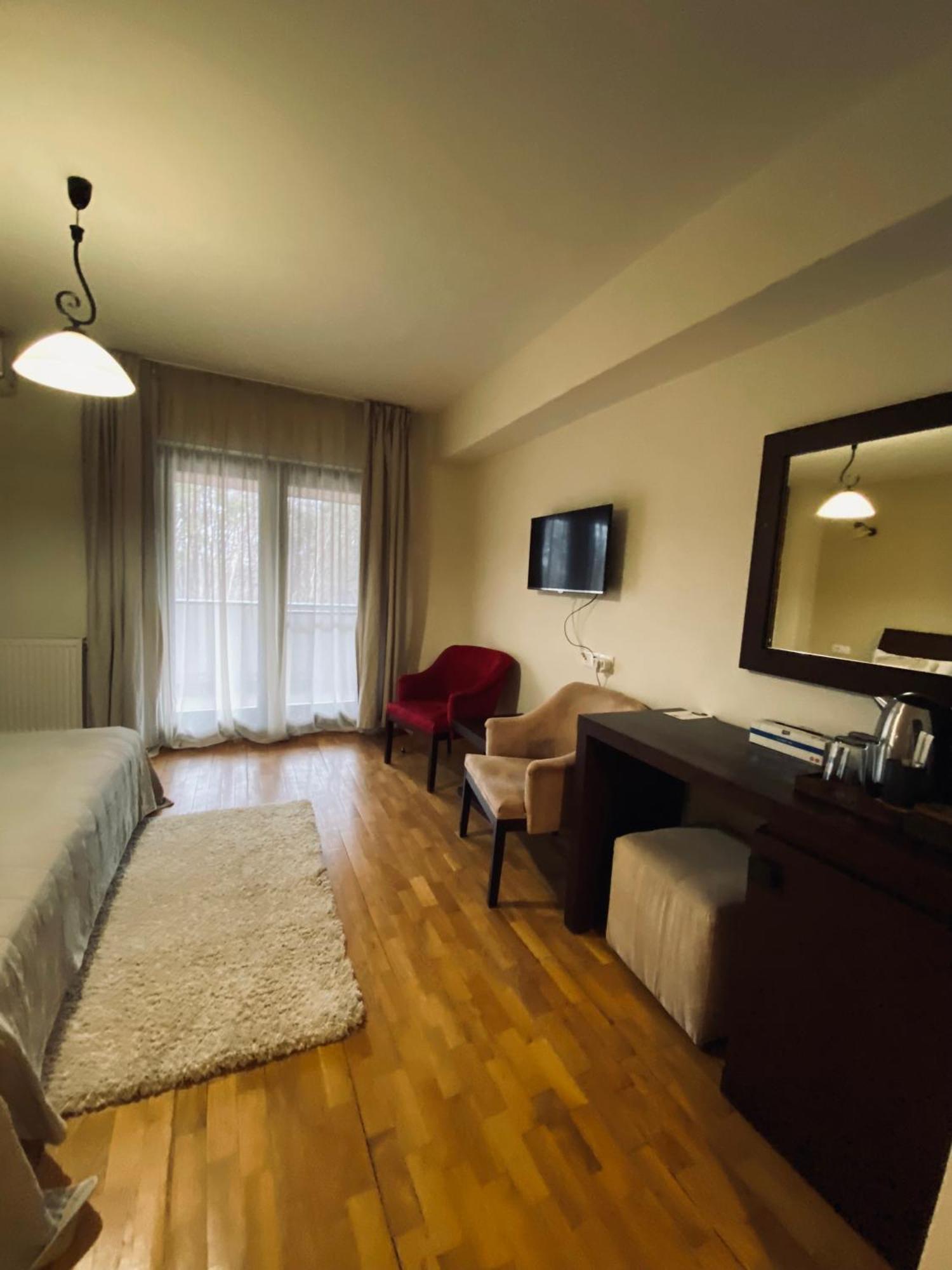 Cetatuia Hotel Magura  Ngoại thất bức ảnh