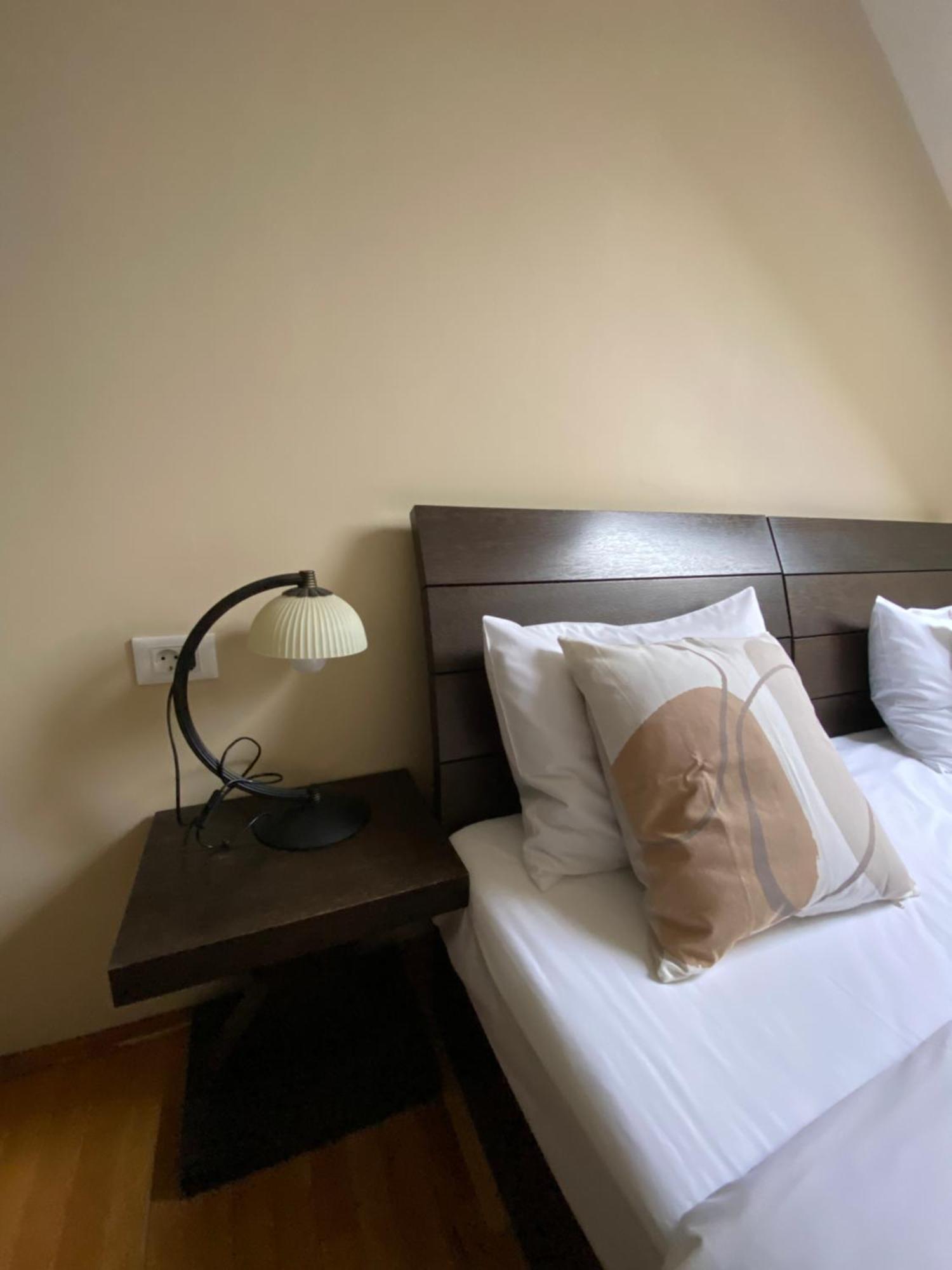 Cetatuia Hotel Magura  Ngoại thất bức ảnh